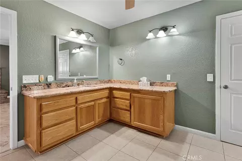 Bath - 9550 Lucerne, Apple Valley, CA 92308 photo 8 of 9