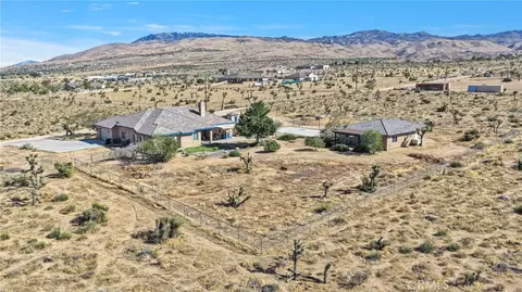 View/Area - 9550 Lucerne, Apple Valley, CA 92308 photo 4 of 10