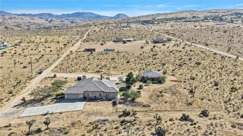 View/Area - 9550 Lucerne, Apple Valley, CA 92308 photo 5 of 10