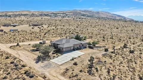 View/Area - 9550 Lucerne, Apple Valley, CA 92308 photo 6 of 10