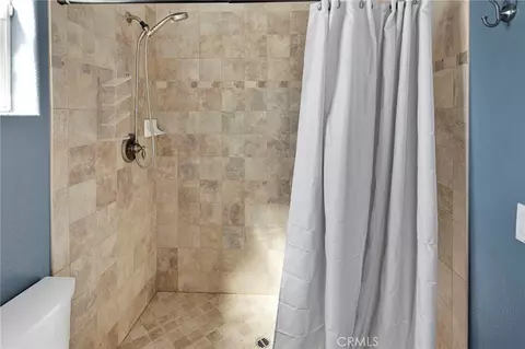 Bath - 9550 Lucerne, Apple Valley, CA 92308 photo 6 of 9