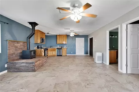 Living - 9550 Lucerne, Apple Valley, CA 92308 photo 5 of 7