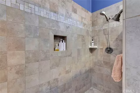 Bath - 9550 Lucerne, Apple Valley, CA 92308 photo 4 of 9
