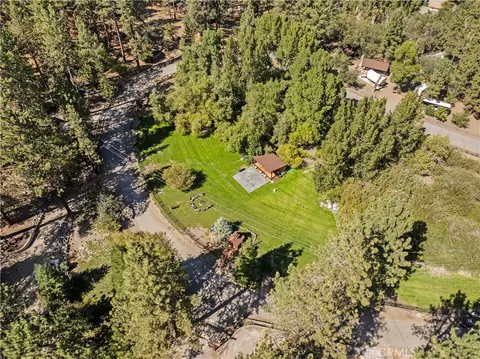 View/Area - 6013 Mill Rd, Wrightwood, CA 92397 photo 3 of 5