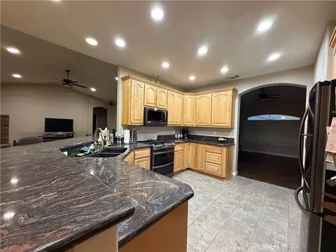 Kitchen - 28454 Waterman, Barstow, CA 92311 photo 1 of 5
