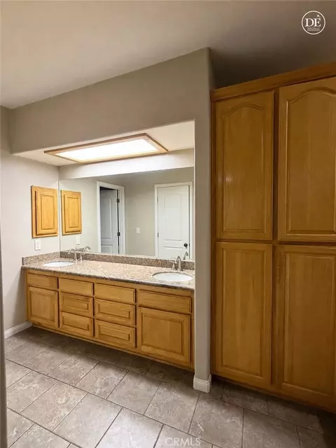 Bath - 28454 Waterman, Barstow, CA 92311 photo 2 of 3