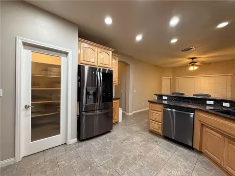 Kitchen - 28454 Waterman, Barstow, CA 92311 photo 4 of 5
