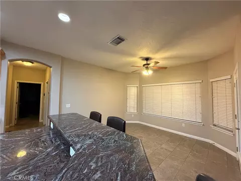 Living - 28454 Waterman, Barstow, CA 92311 photo 4 of 4
