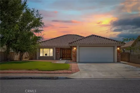 14453 Jamaica Ln, Helendale, CA 92342