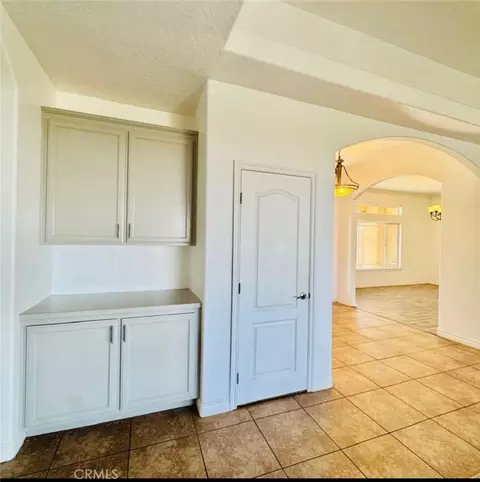 Entry Way - 7438 Woodcliff, Phelan, CA 92371 photo 4 of 4