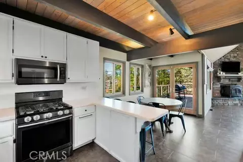Kitchen - 1412 E Big Bear Blvd, Big Bear City, CA 92314 photo 3 of 4