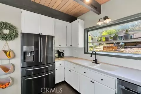 Kitchen - 1412 E Big Bear Blvd, Big Bear City, CA 92314 photo 2 of 4