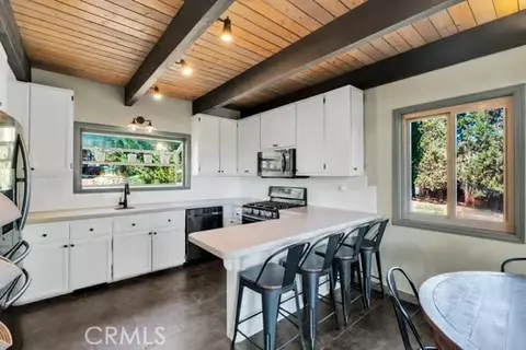 Kitchen - 1412 E Big Bear Blvd, Big Bear City, CA 92314 photo 1 of 4