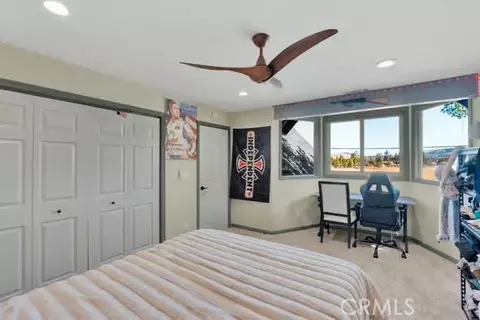 Bedroom - 1412 E Big Bear Blvd, Big Bear City, CA 92314 photo 4 of 5
