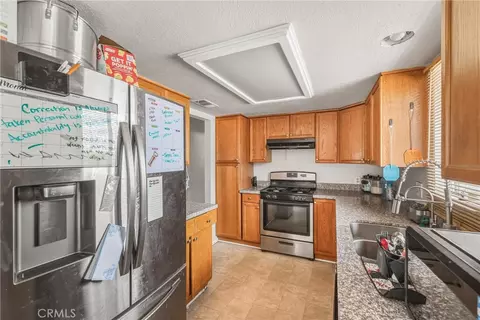 Kitchen - 8105 Minstead, Hesperia, CA 92345 photo 3 of 3