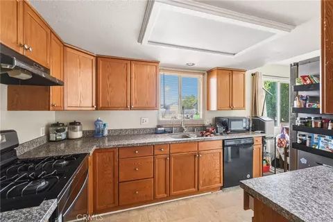 Kitchen - 8105 Minstead, Hesperia, CA 92345 photo 1 of 3