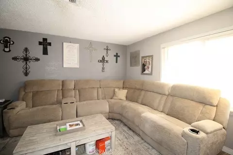 Living - 26340 Community, Barstow, CA 92311 photo 2 of 4