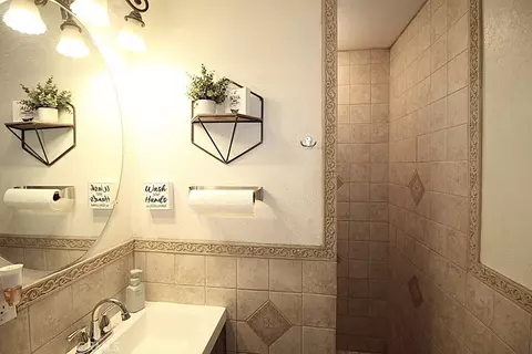 Bath - 26340 Community, Barstow, CA 92311 photo 4 of 4