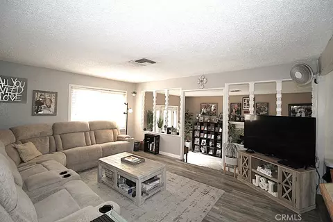 Living - 26340 Community, Barstow, CA 92311 photo 4 of 4