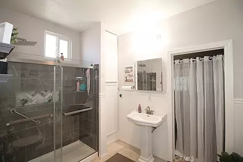 Bath - 26340 Community, Barstow, CA 92311 photo 1 of 4