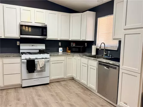 Kitchen - 12839 Running Deer Rd, Apple Valley, CA 92308 photo 1 of 2