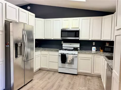 Kitchen - 12839 Running Deer Rd, Apple Valley, CA 92308 photo 2 of 2