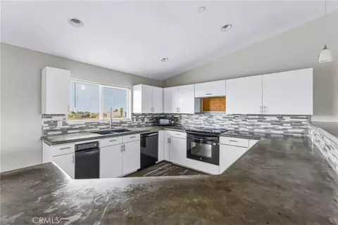 Kitchen - 3788 Olivera, Phelan, CA 92371 photo 5 of 5