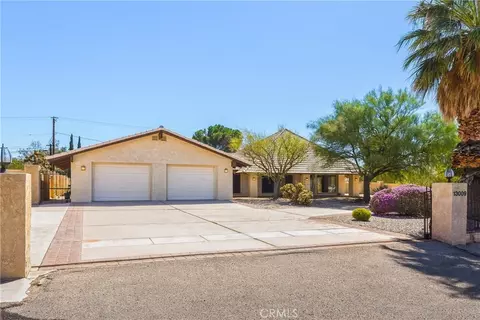 Exterior - 13009 Rincon, Apple Valley, CA 92308 photo 2 of 15