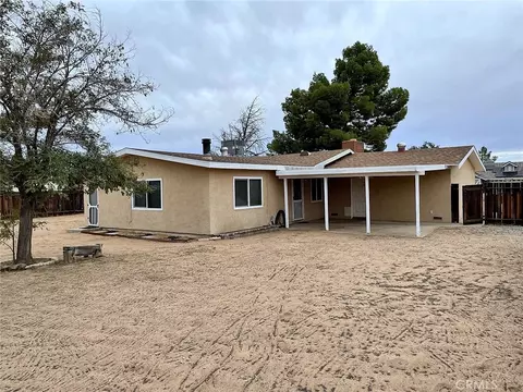 Exterior - 14371 Jicarilla Rd, Apple Valley, CA 92307 photo 6 of 10