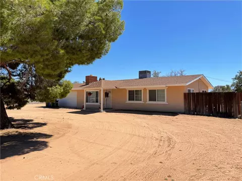 Exterior - 14371 Jicarilla Rd, Apple Valley, CA 92307 photo 7 of 10