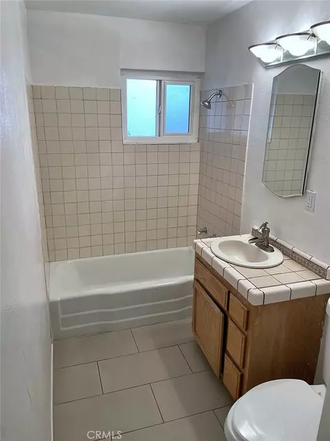 Bath - 14371 Jicarilla Rd, Apple Valley, CA 92307 photo 1 of 1