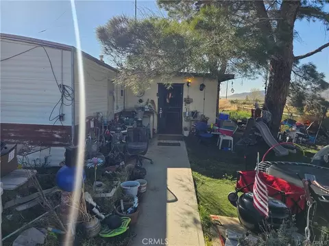 Exterior - 30423 Desert Vw, Lucerne Valley, CA 92356 photo 2 of 4