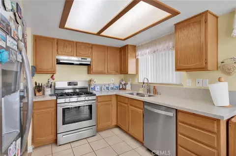 Kitchen - 19046 Cedar, Apple Valley, CA 92308 photo 1 of 3