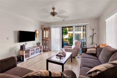 Living - 19046 Cedar, Apple Valley, CA 92308 photo 3 of 7