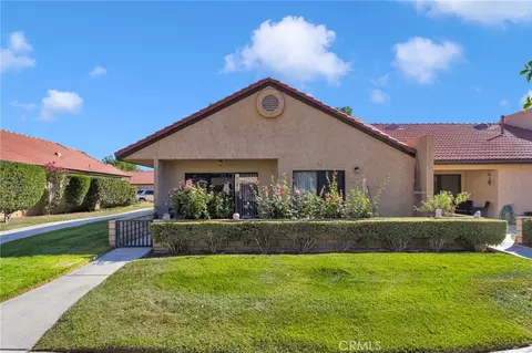 Exterior - 19046 Cedar, Apple Valley, CA 92308 photo 6 of 7