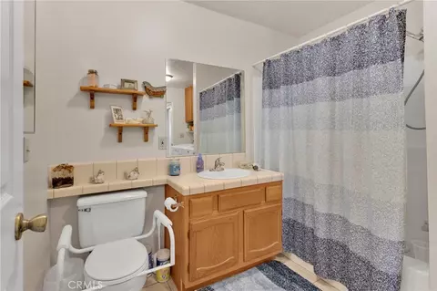 Bath - 19046 Cedar, Apple Valley, CA 92308 photo 1 of 5