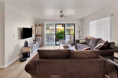 Living - 19046 Cedar, Apple Valley, CA 92308 photo 5 of 7