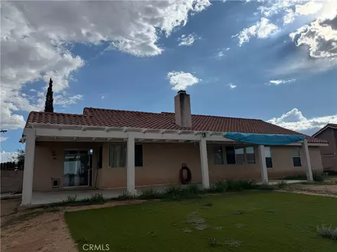Exterior - 20682 Pahute Rd, Apple Valley, CA 92308 photo 4 of 6