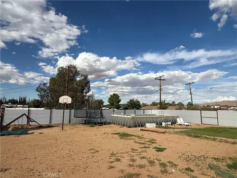 Exterior - 20682 Pahute Rd, Apple Valley, CA 92308 photo 6 of 6