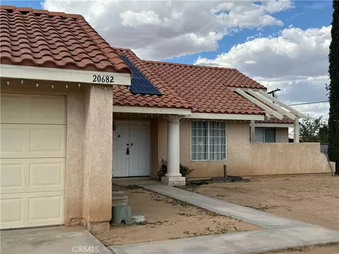 Exterior - 20682 Pahute Rd, Apple Valley, CA 92308 photo 2 of 6