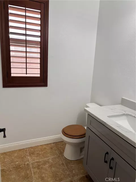 Bath - 12901 La Costa Ct, Hesperia, CA 92344 photo 1 of 4