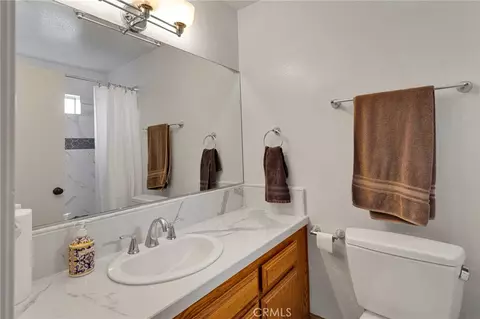 Bath - 3789 Hollister, Phelan, CA 92371 photo 4 of 8