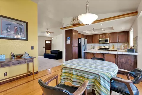 Dining - 3789 Hollister, Phelan, CA 92371 photo 4 of 5