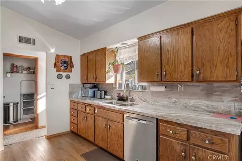 Kitchen - 14824 Byron, Apple Valley, CA 92307 photo 1 of 2