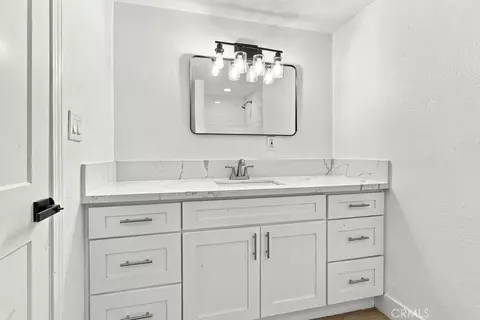 Bath - 9390 3rd Ave, Hesperia, CA 92345 photo 3 of 3