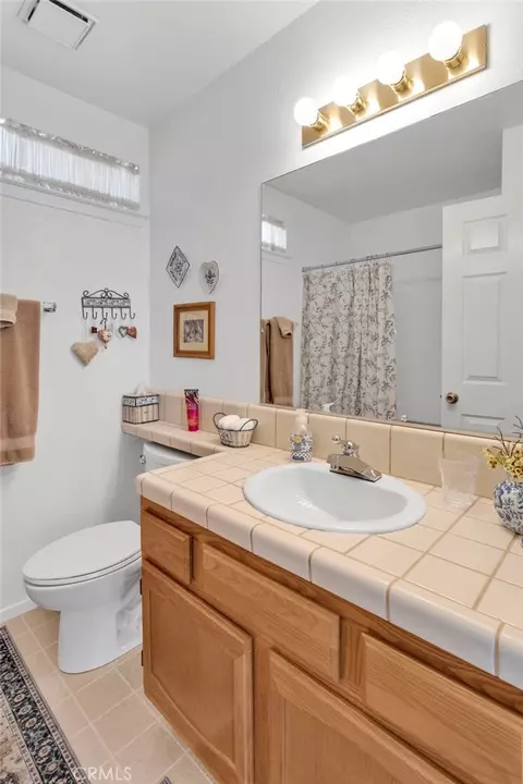 Bath - 19044 Elm Dr, Apple Valley, CA 92308 photo 7 of 8
