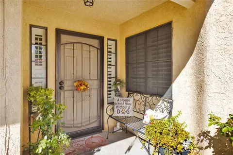 Entry Way - 19044 Elm Dr, Apple Valley, CA 92308 photo 1 of 8