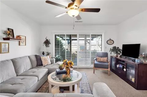 Living - 19044 Elm Dr, Apple Valley, CA 92308 photo 1 of 3