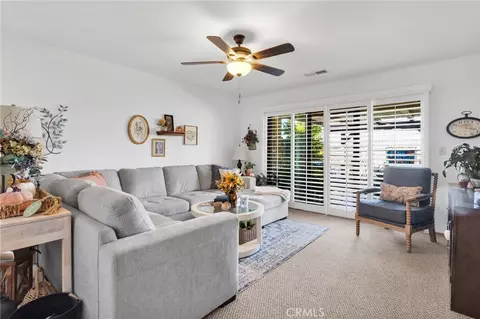 Living - 19044 Elm Dr, Apple Valley, CA 92308 photo 2 of 3