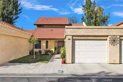 Exterior - 19044 Elm Dr, Apple Valley, CA 92308 photo 2 of 4